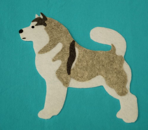 Alaskan Malamute bez diamentów aplikacja filcowa.jpg