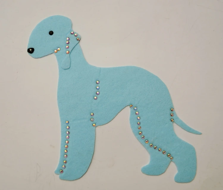 Bedlington terrier niebieski filc do samodzielnego montażu.jpg