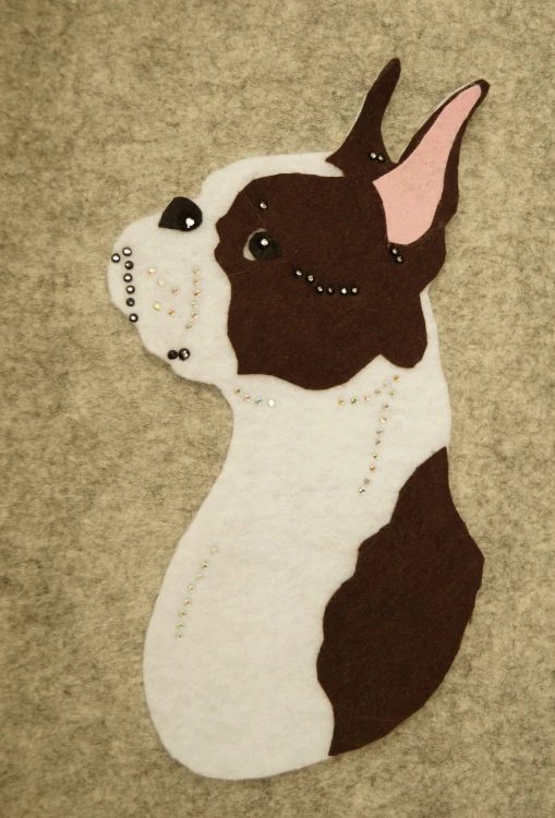 Boston Terrier aplikacja filcowa biało-czekoladowy.jpg