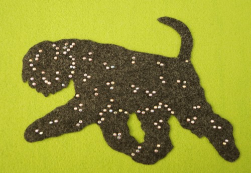 Bouvier des Flandres aplikacja filcowa ciemno-szary.jpg