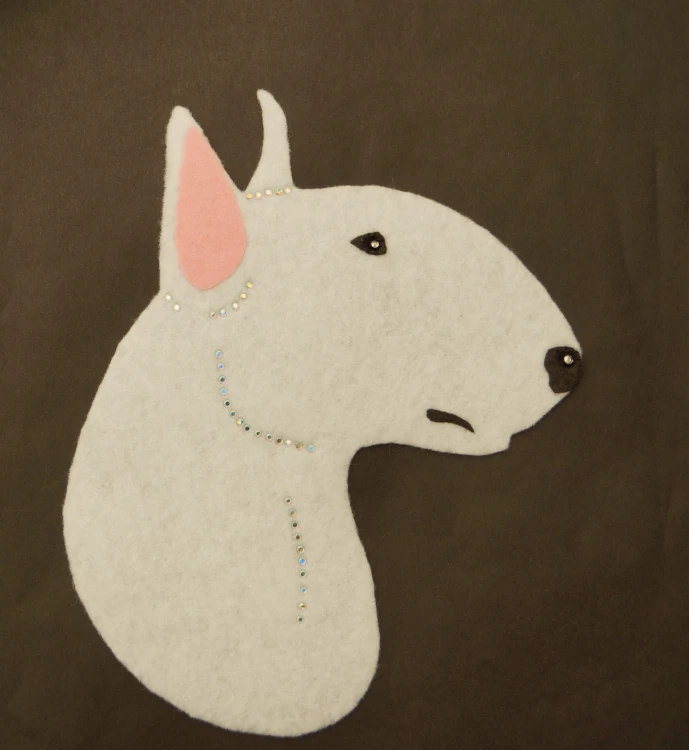 Bullterrier biały aplikacja filcowa.jpg