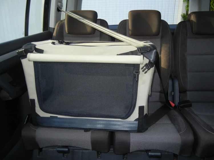 Soft Kennel in car 1.jpg