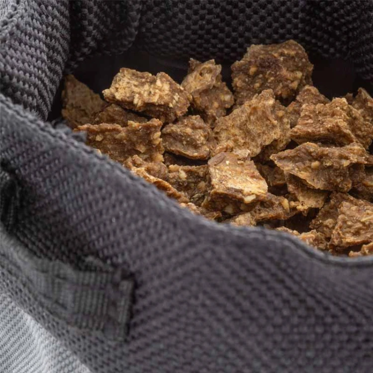mag-pouch_with-treats_800px.jpg