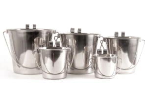 Wiadro Pail with One Flat Side - z 2 haczykami, 13 cm - 0,95 L- marki Show Tech